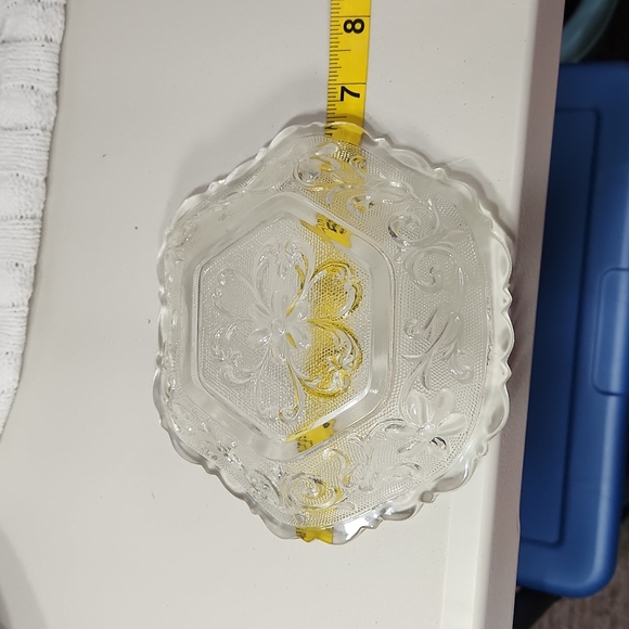 🕸Vintage Glass Octagon Shaped Floral Accented Textured Exterior Mini Dish - Picture 6 of 7